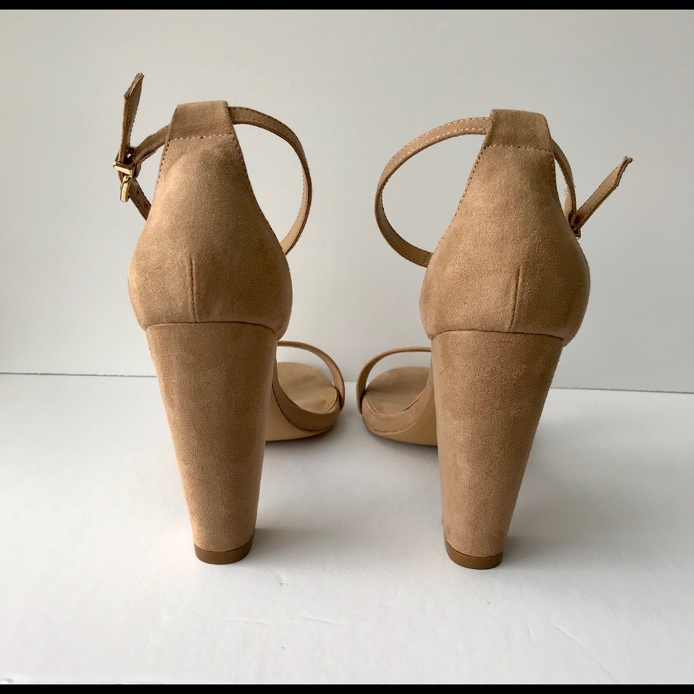 Express Sandals - Picture 3 of 8